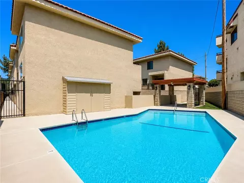 Exterior - 1910 Grismer, Burbank, CA 91504 photo 2 of 2