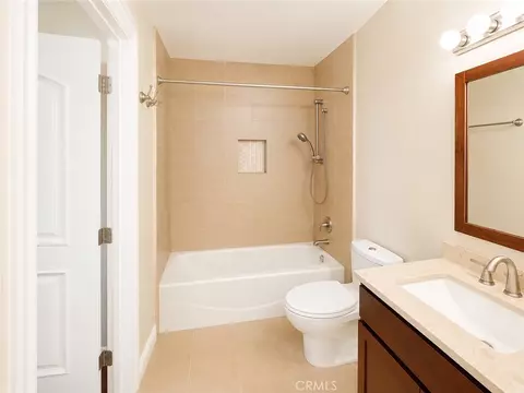 Bath - 1910 Grismer, Burbank, CA 91504 photo 1 of 2