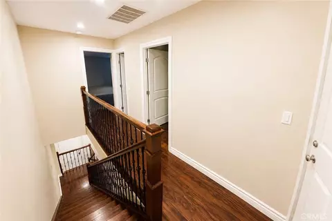 Entry Way - 1910 Grismer, Burbank, CA 91504 photo 2 of 3