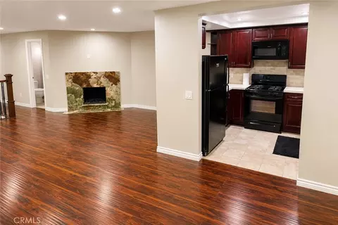 Living - 1910 Grismer, Burbank, CA 91504 photo 3 of 4