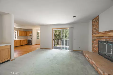 Living - 499 Bel Air Dr, Lake Arrowhead, CA 92352 photo 4 of 6