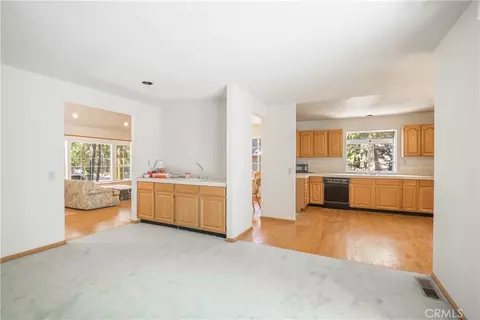 Entry Way - 499 Bel Air Dr, Lake Arrowhead, CA 92352 photo 2 of 5