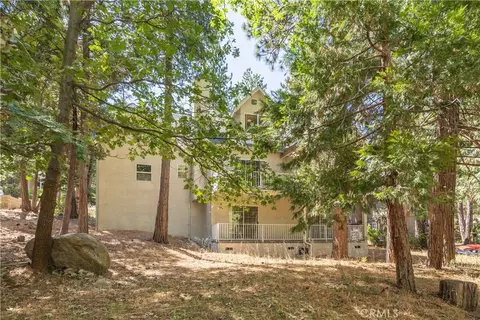 Exterior - 499 Bel Air Dr, Lake Arrowhead, CA 92352 photo 3 of 5
