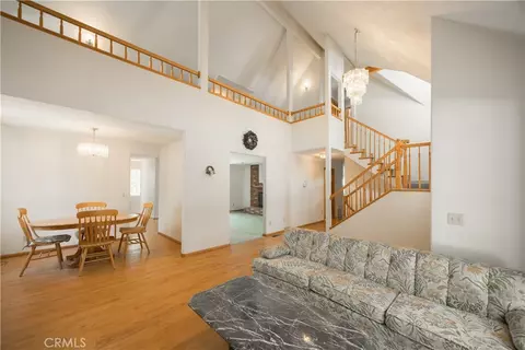 Living - 499 Bel Air Dr, Lake Arrowhead, CA 92352 photo 2 of 6