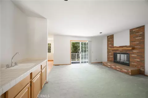 Living - 499 Bel Air Dr, Lake Arrowhead, CA 92352 photo 5 of 6