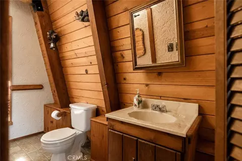 Bath - 24244 Altdorf, Crestline, CA 92325 photo 2 of 4