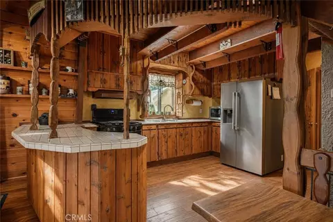 Kitchen - 24244 Altdorf, Crestline, CA 92325 photo 2 of 3