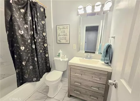 Bath - 1420 N Rancho Ave, Colton, CA 92324 photo 1 of 1