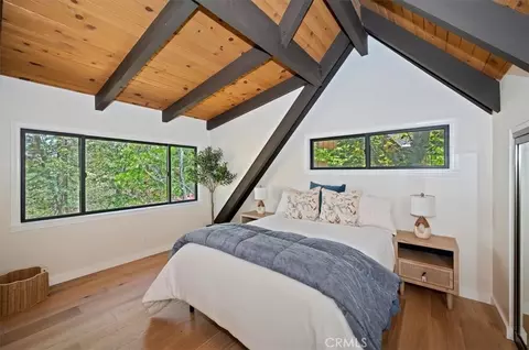 Bedroom - 359 John Muir Rd, Lake Arrowhead, CA 92352 photo 2 of 4