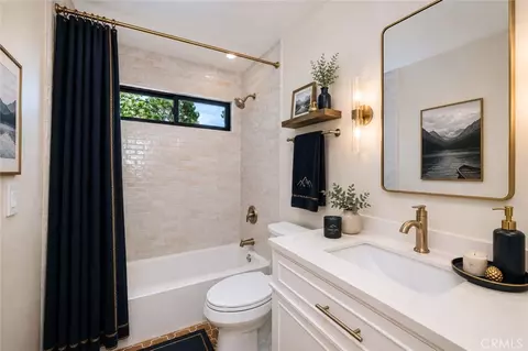 Bath - 359 John Muir Rd, Lake Arrowhead, CA 92352 photo 1 of 3