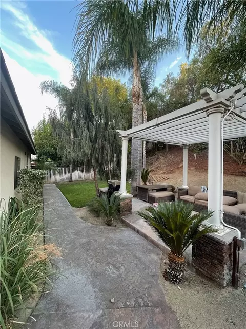 5599 Applecross, Riverside, CA 92507 photo 2