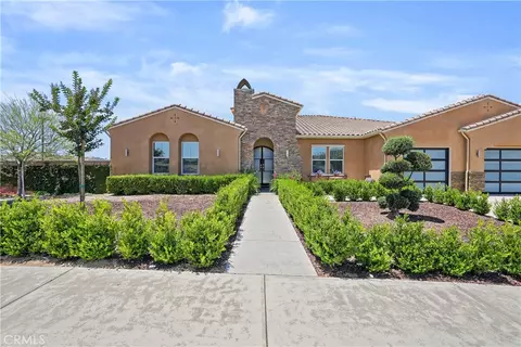 Exterior - 16282 Ginger Crk, Riverside, CA 92504 photo 4 of 17