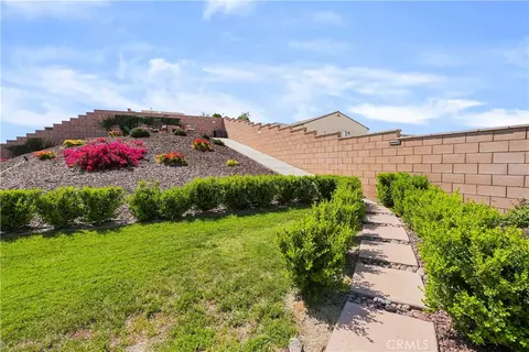 Exterior - 16282 Ginger Crk, Riverside, CA 92504 photo 16 of 17