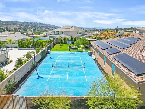 View/Area - 16282 Ginger Crk, Riverside, CA 92504 photo 5 of 6
