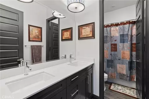Bath - 16282 Ginger Crk, Riverside, CA 92504 photo 1 of 4