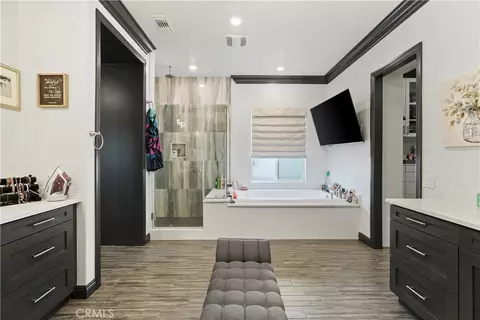 Entry Way - 16282 Ginger Crk, Riverside, CA 92504 photo 9 of 11