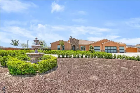 Exterior - 16282 Ginger Crk, Riverside, CA 92504 photo 2 of 17