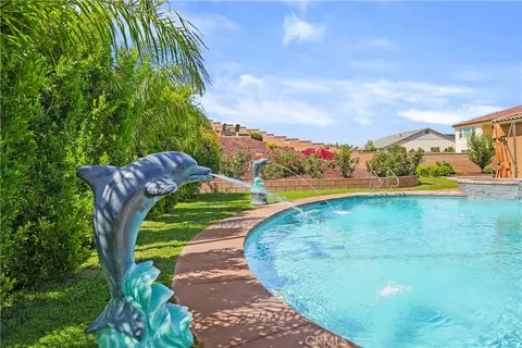 Exterior - 16282 Ginger Crk, Riverside, CA 92504 photo 12 of 17