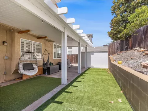 Exterior - 10285 Agate Ave, Mentone, CA 92359 photo 3 of 9