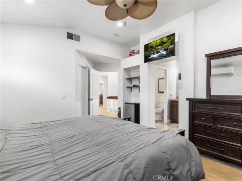 Bedroom - 10285 Agate Ave, Mentone, CA 92359 photo 3 of 8