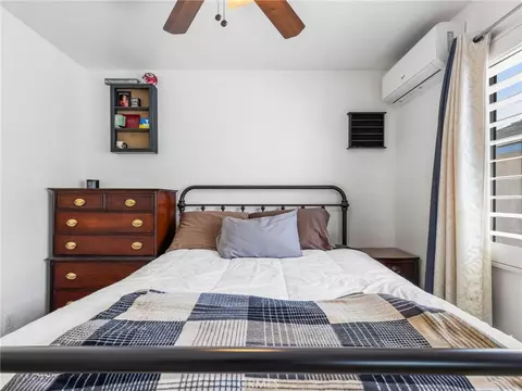 Bedroom - 10285 Agate Ave, Mentone, CA 92359 photo 4 of 8