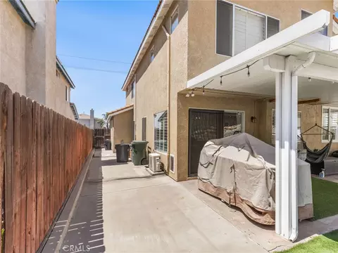 Exterior - 10285 Agate Ave, Mentone, CA 92359 photo 6 of 9