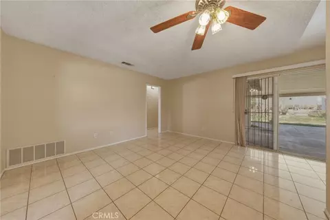 Living - 3148 Atlantic Ave, Highland, CA 92346 photo 7 of 9
