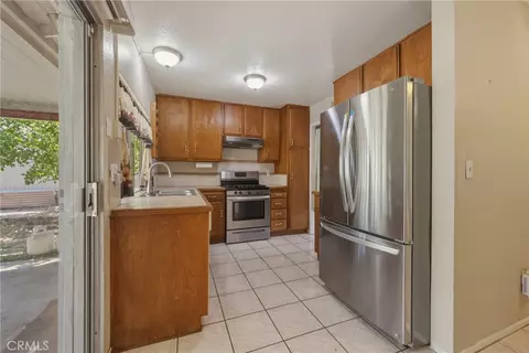 Kitchen - 3148 Atlantic Ave, Highland, CA 92346 photo 1 of 4