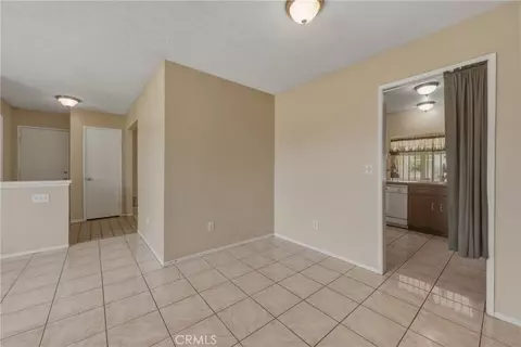 Entry Way - 3148 Atlantic Ave, Highland, CA 92346 photo 3 of 4
