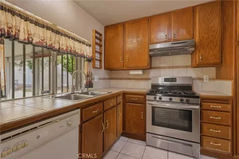 Kitchen - 3148 Atlantic Ave, Highland, CA 92346 photo 3 of 4