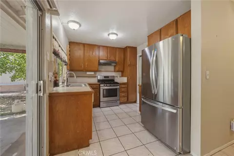 Kitchen - 3148 Atlantic Ave, Highland, CA 92346 photo 1 of 4