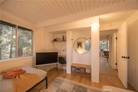 Bedroom - 399 Rainier Rd, Lake Arrowhead, CA 92352 photo 1 of 13