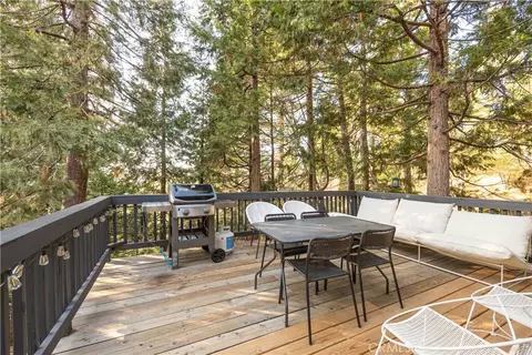 Exterior - 399 Rainier Rd, Lake Arrowhead, CA 92352 photo 9 of 9