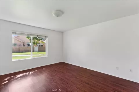 Living - 11561 Park Ln, Apple Valley, CA 92308 photo 4 of 5