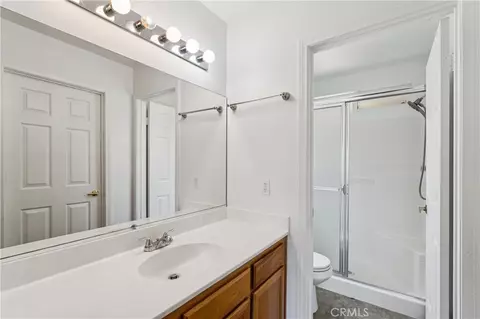 Bath - 11561 Park Ln, Apple Valley, CA 92308 photo 2 of 2