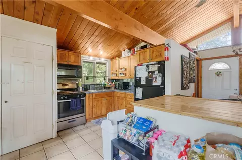 Kitchen - 32892 Lone Pne, Running Springs, CA 92382 photo 1 of 2