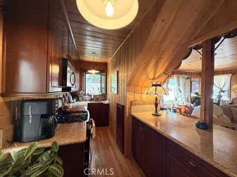 Kitchen - 9544 Snow Drift, Forest Falls, CA 92339 photo 2 of 2