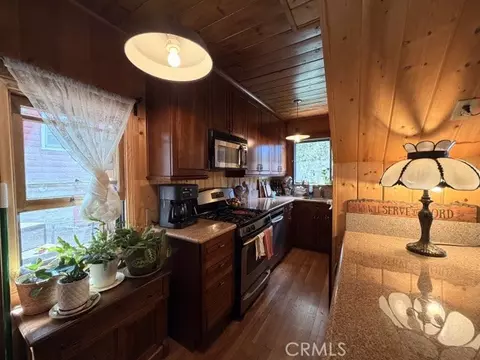 Kitchen - 9544 Snow Drift, Forest Falls, CA 92339 photo 1 of 2