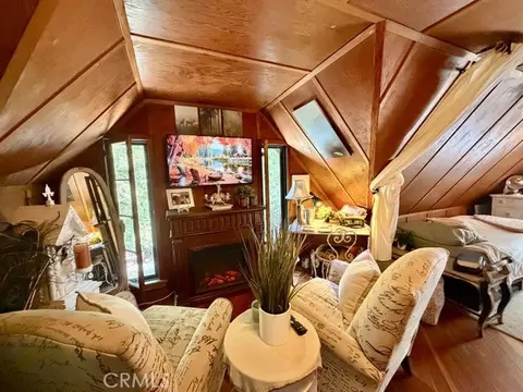 Bedroom - 9544 Snow Drift, Forest Falls, CA 92339 photo 2 of 4