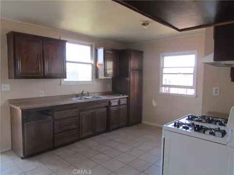 Kitchen - 1345 Turquoise Ave, Mentone, CA 92359 photo 5 of 5
