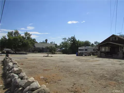 Exterior - 1345 Turquoise Ave, Mentone, CA 92359 photo 7 of 14