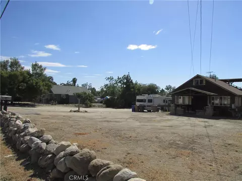 Exterior - 1345 Turquoise Ave, Mentone, CA 92359 photo 5 of 14