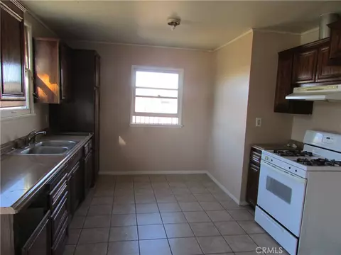 Kitchen - 1345 Turquoise Ave, Mentone, CA 92359 photo 2 of 5