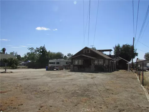 Exterior - 1345 Turquoise Ave, Mentone, CA 92359 photo 6 of 14
