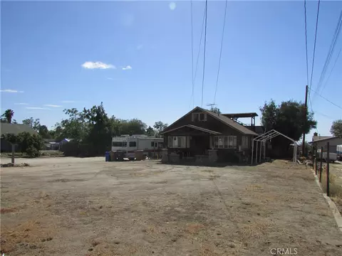 Exterior - 1345 Turquoise Ave, Mentone, CA 92359 photo 4 of 9