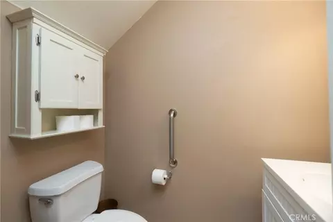 Bath - 4332 Junction, Corona, CA 92883 photo 5 of 6