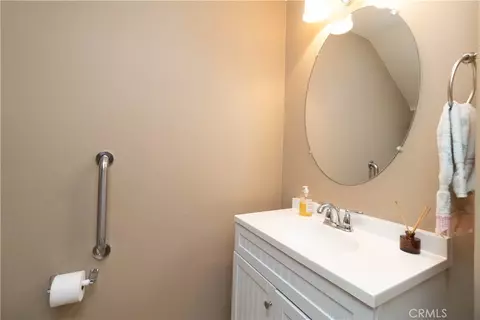 Bath - 4332 Junction, Corona, CA 92883 photo 4 of 6