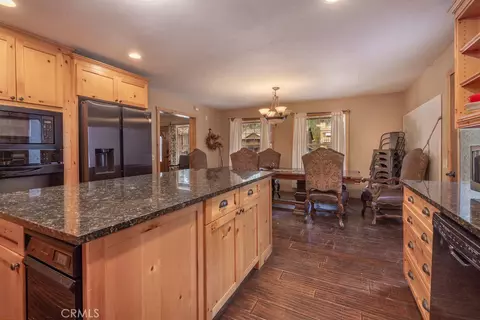 Kitchen - 630 Summit Blvd, Big Bear Lake, CA 92315 photo 5 of 5