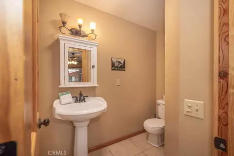 Bath - 630 Summit Blvd, Big Bear Lake, CA 92315 photo 3 of 14