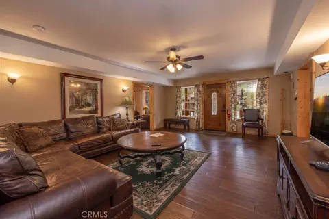 Living - 630 Summit Blvd, Big Bear Lake, CA 92315 photo 3 of 7